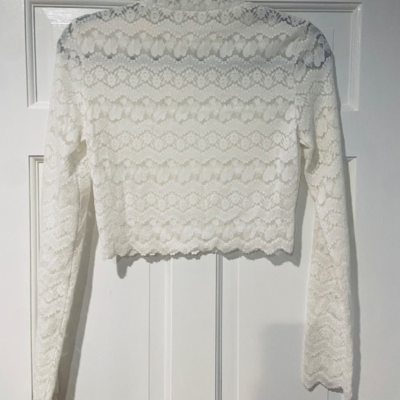 Lace Mock Neck Long Sleeve Scallop Trim Crop Top – White – Size Small - Picture 5 of 7